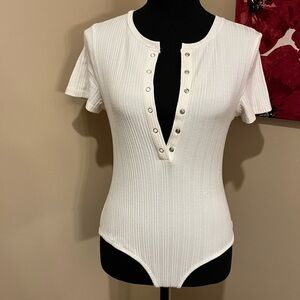 Olivaceous White Fitted Bodysuit with Ribbed Style